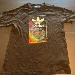 Adidas Short Sleeve Graphic T-Shirt - Die Market Mit Den  Size: Medium